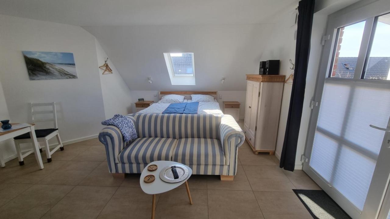 Ferienwohnung Ruegen 1, Alt Reddevitz 108, Insel Ruegen, Mit Kamin ミデルハーゲン エクステリア 写真