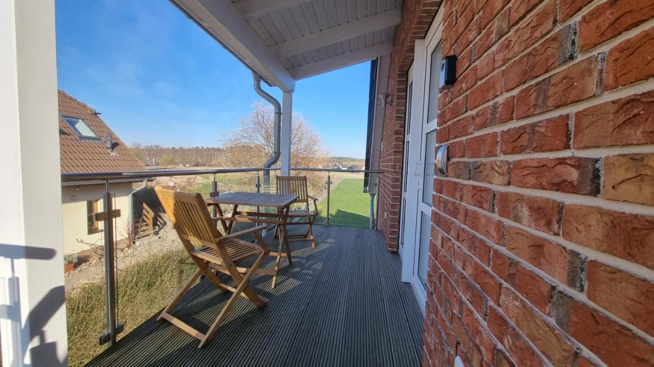 Ferienwohnung Ruegen 1, Alt Reddevitz 108, Insel Ruegen, Mit Kamin ミデルハーゲン エクステリア 写真