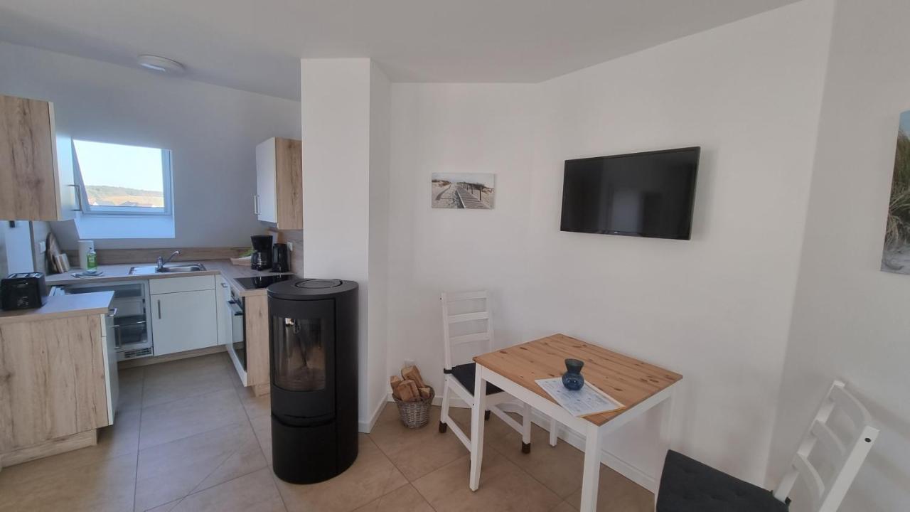 Ferienwohnung Ruegen 1, Alt Reddevitz 108, Insel Ruegen, Mit Kamin ミデルハーゲン エクステリア 写真